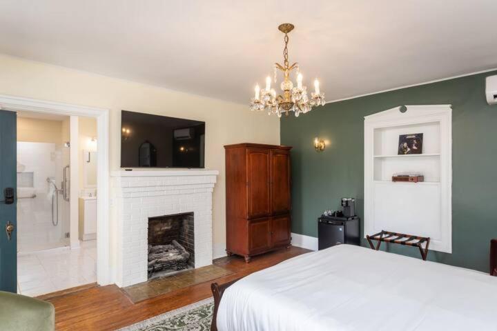 The Legacy Inn ルーレイ エクステリア 写真